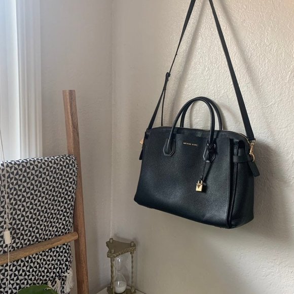 Michael Kors Handbags - MK michael Kors GORGEOUS leather black bag purse large